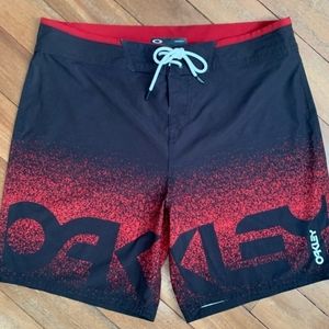 OAKLEY PIXEL BOARDSHORT 18 INCHES BLACKOUT BOARD MEN SZ 32